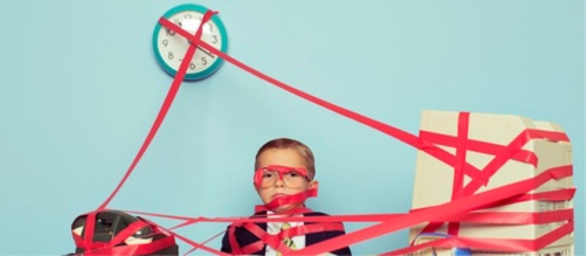 Red-tape-and-green-goals_428x187px_1.jpg