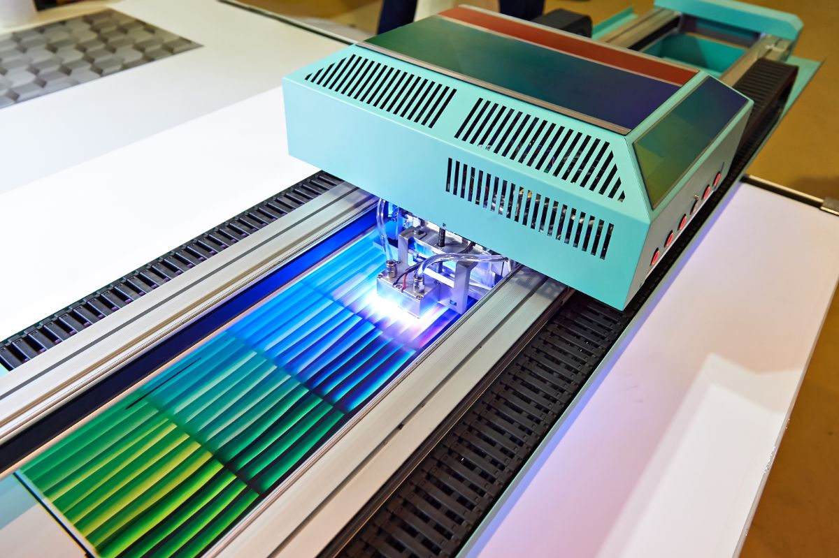 UV-coatings-iStock-693652720_rk.jpg